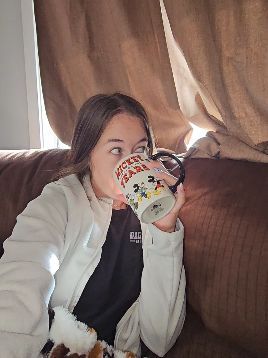 @alyssa | unaesthetic mom