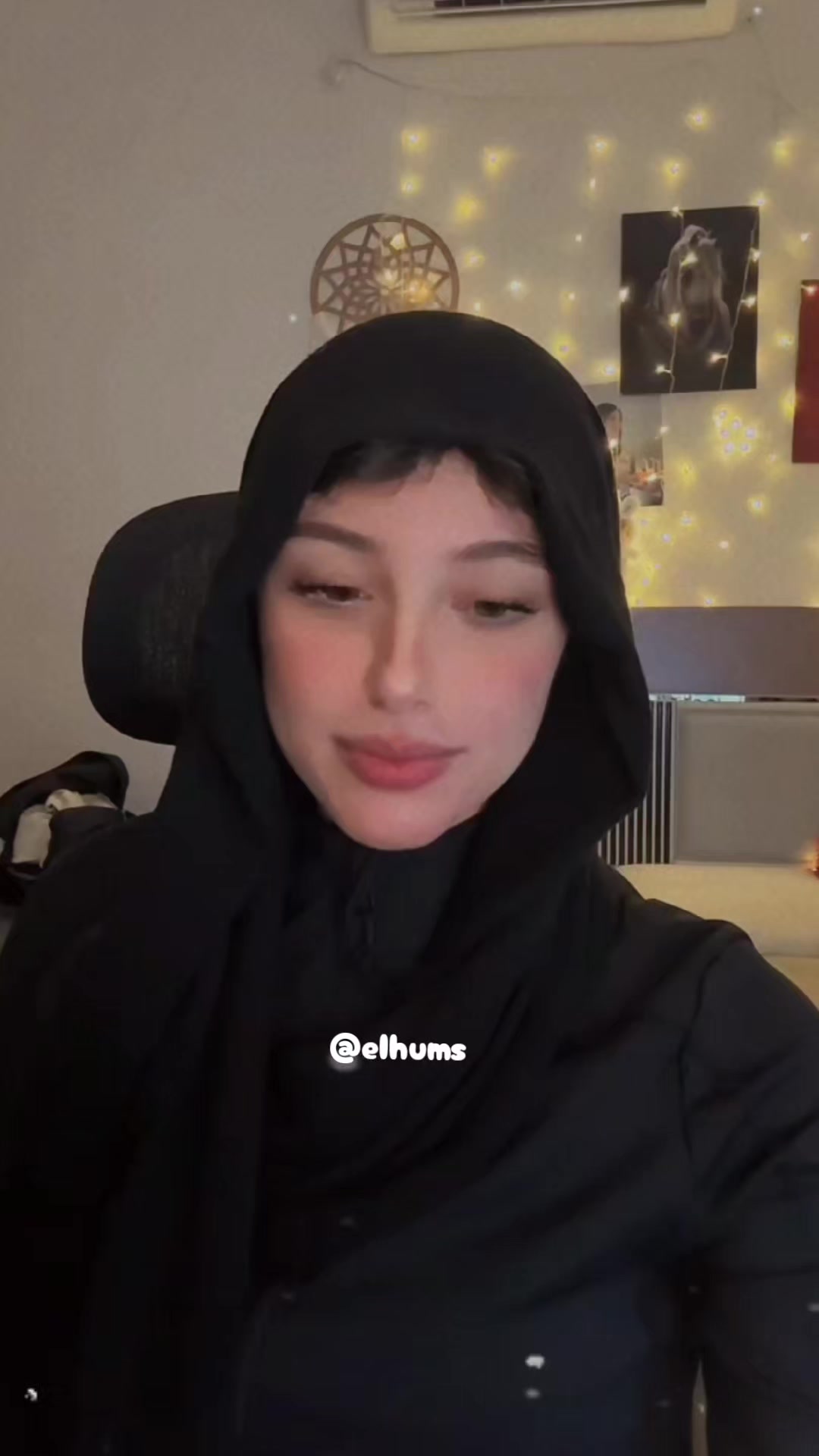@elhums