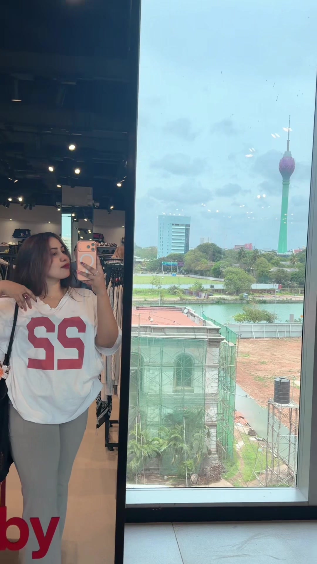 @𝐀𝐩𝐬𝐚𝐫𝐚𝐯𝐢🌻