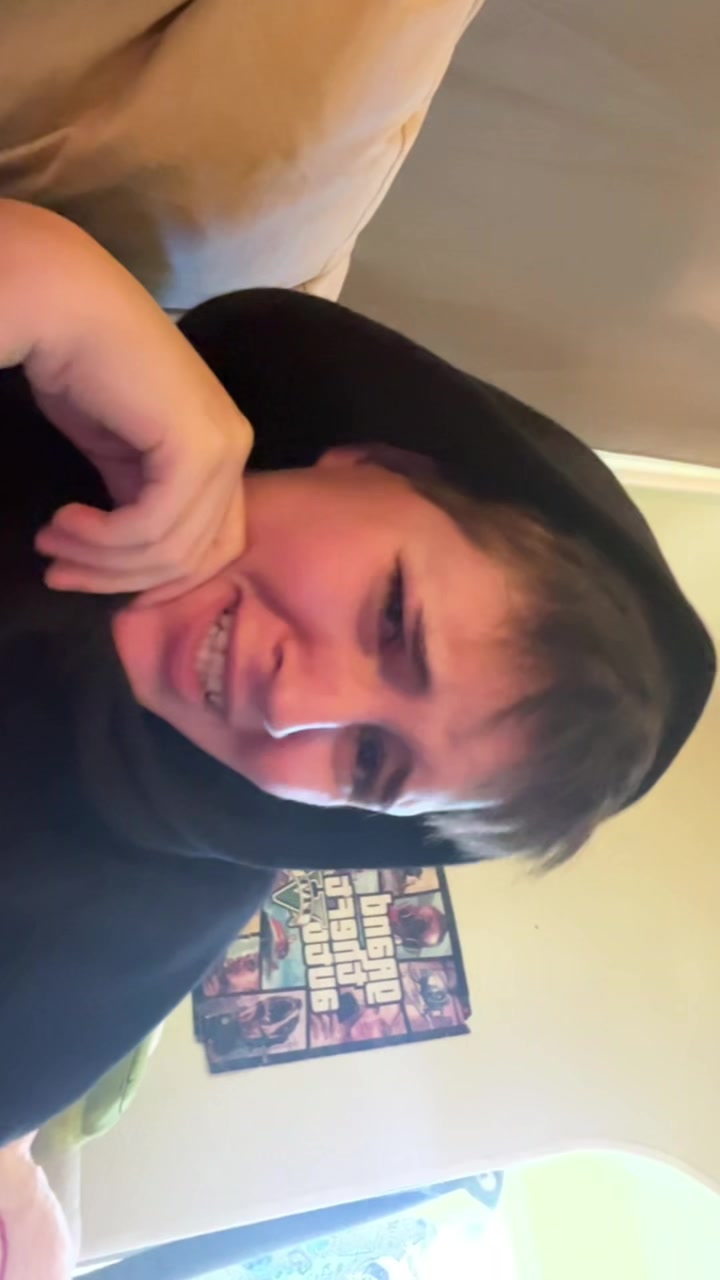 @Cr4ZyA1iEn🛸🕷️