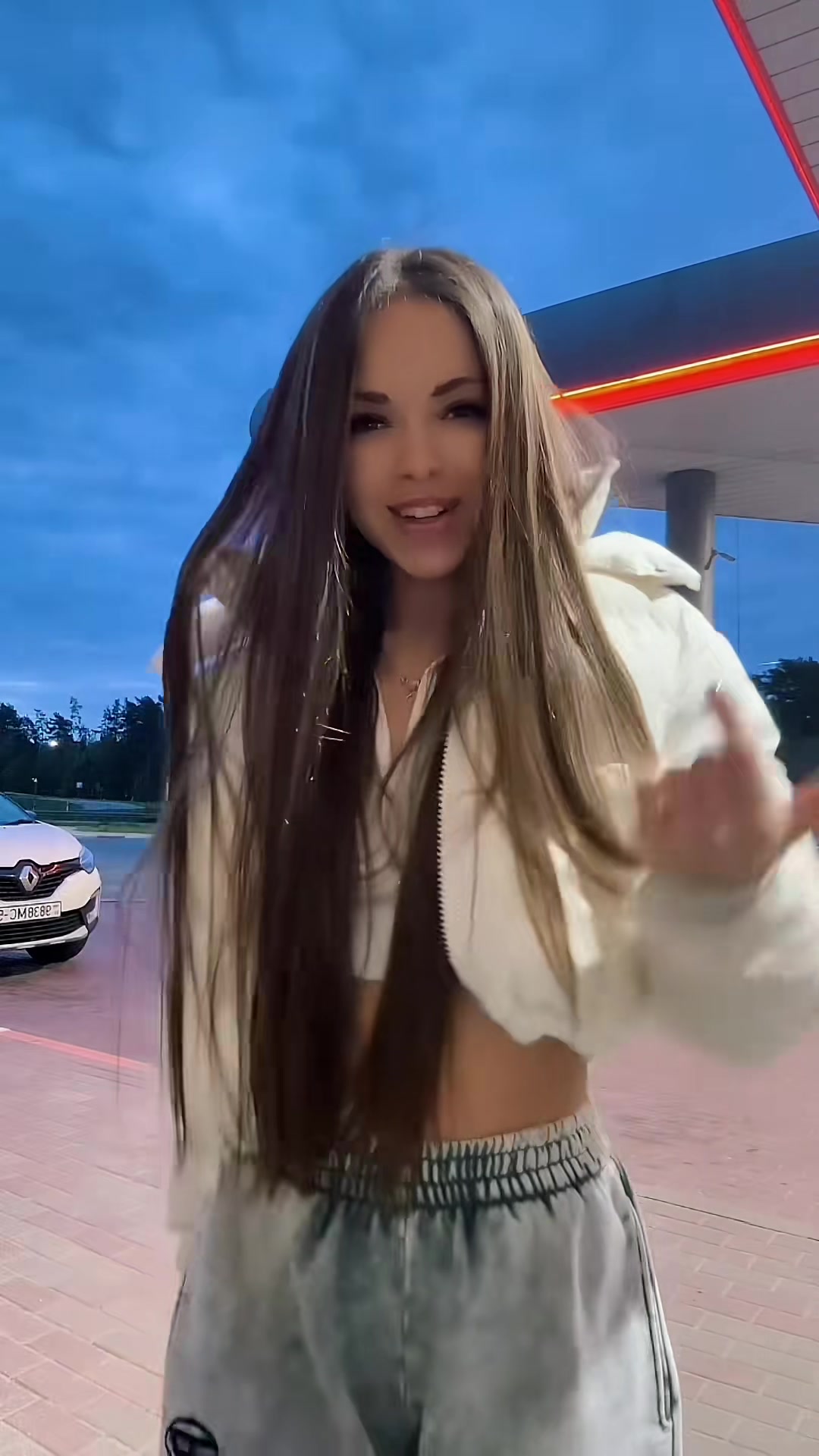 @Девочка с картинки