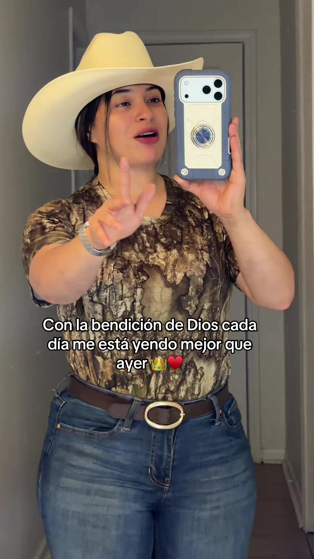 @Vaquerita👩🏻🌾 latina