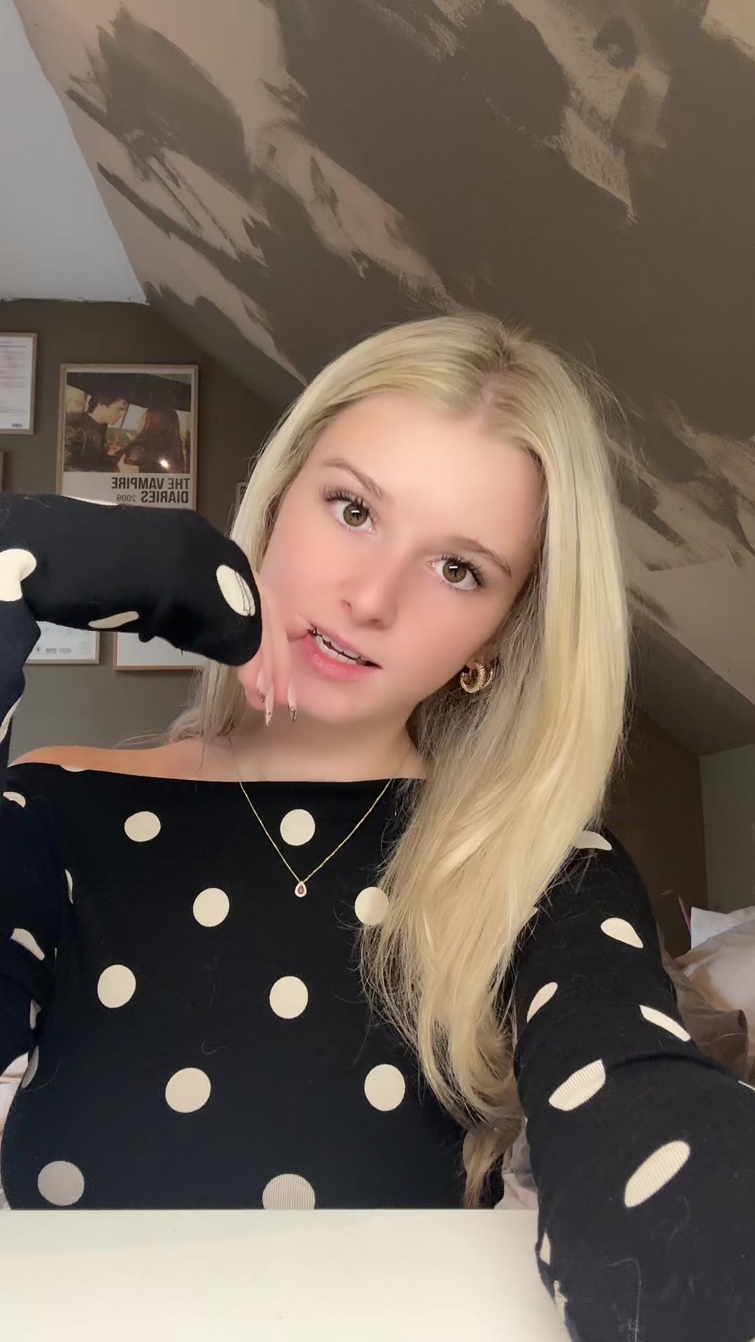 @𝐄𝐥𝐢𝐞