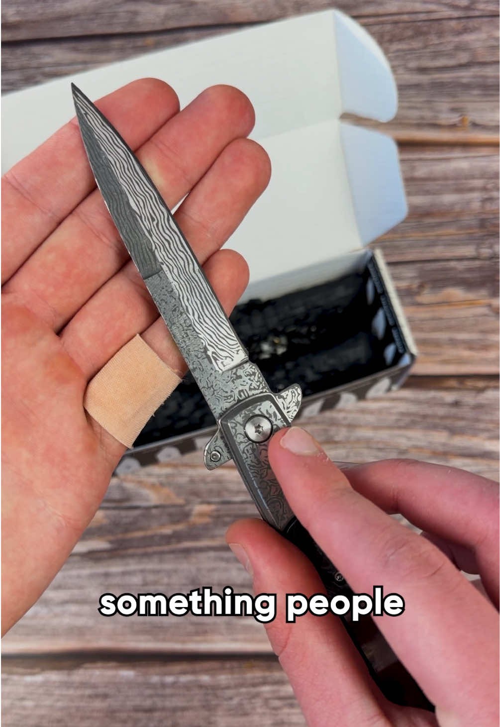 @mysteryknives_