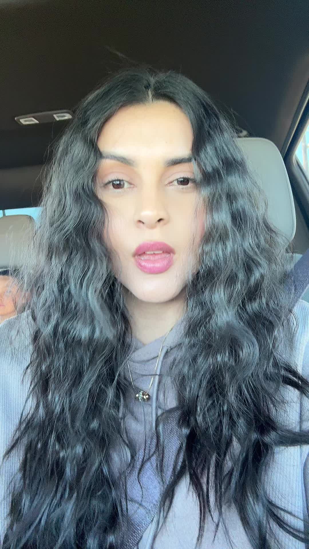 @karinameza