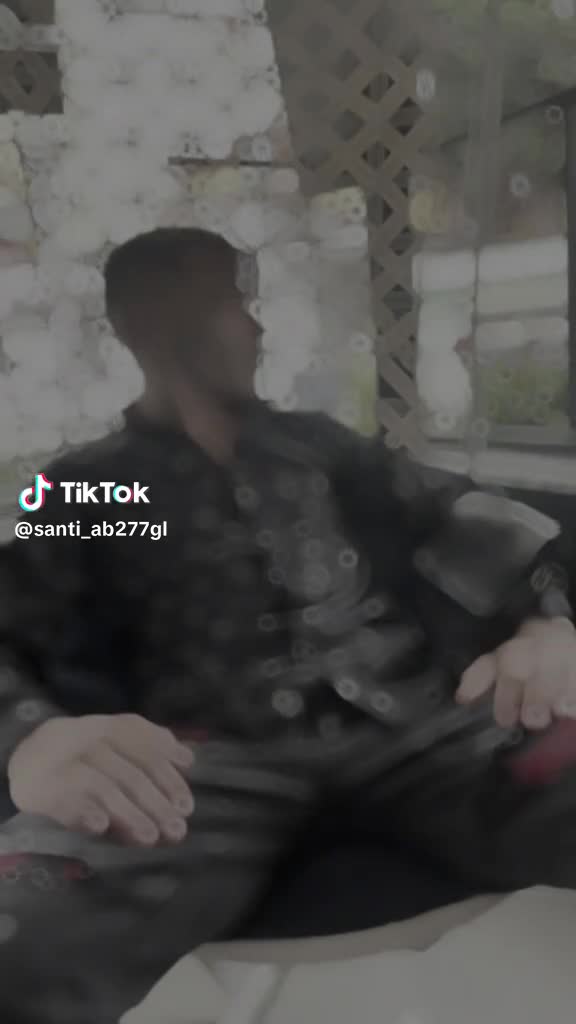 @santi tahiri