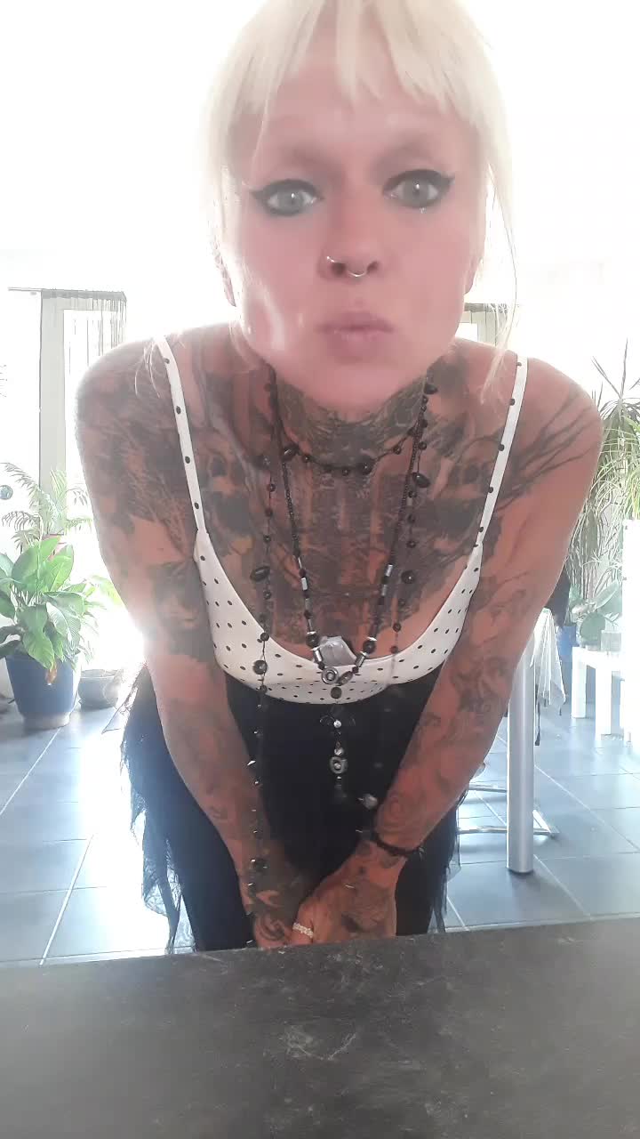 @misscraboutchas