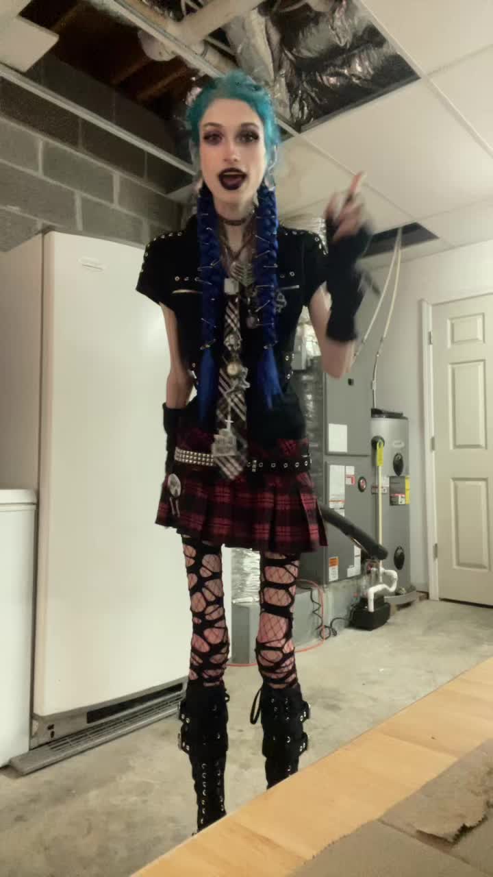 @Quirky_cosplays