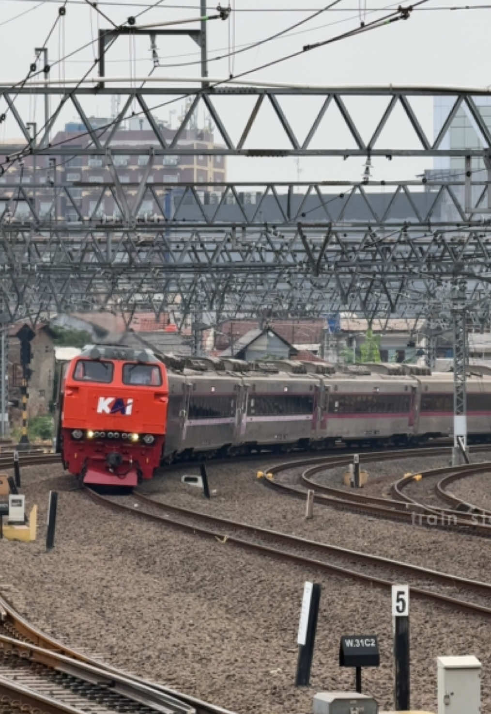 @Train_Story