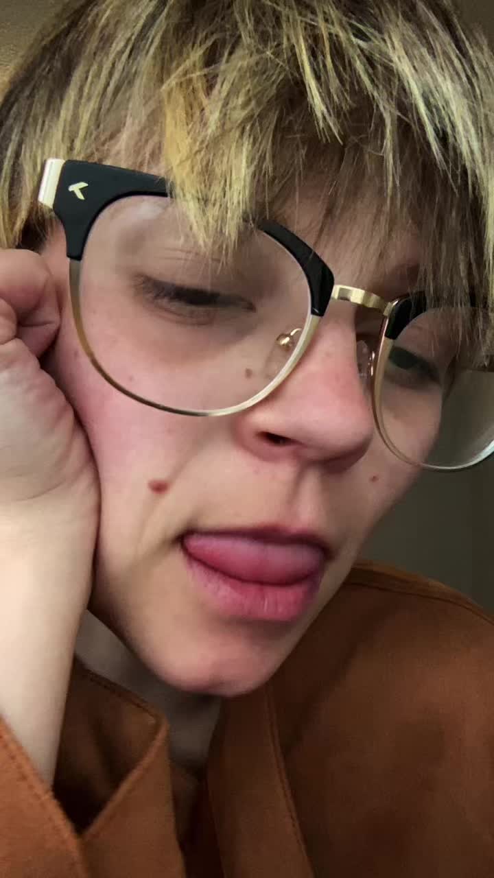 @Valen 🤪😈