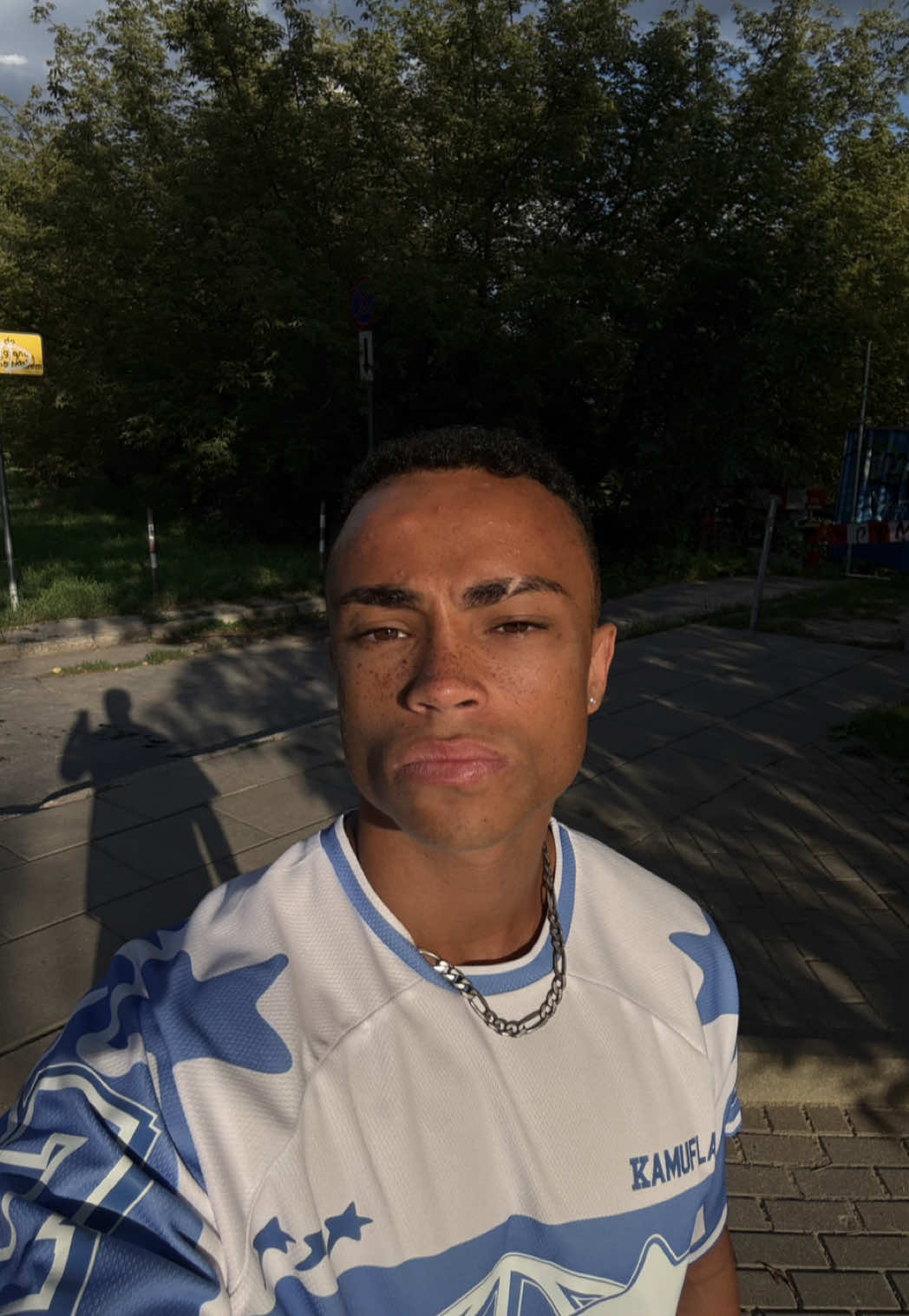 @blecki 🗿💙🦾