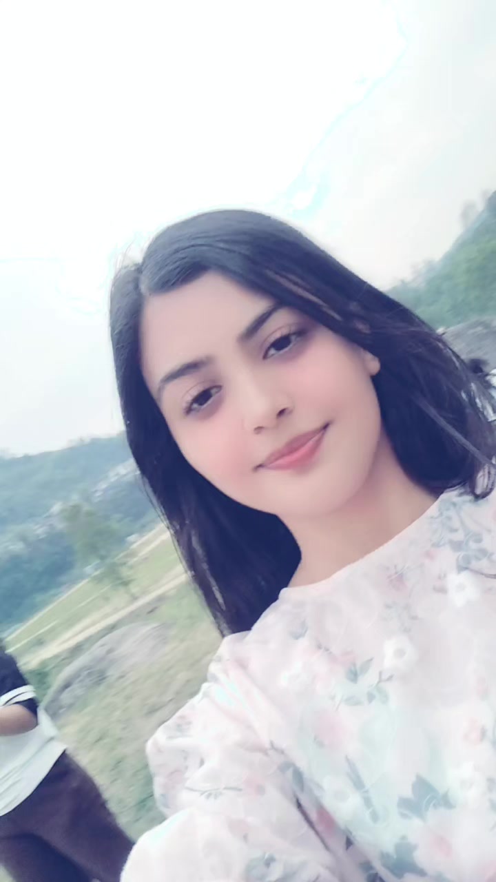 @Poonam Yadav😇