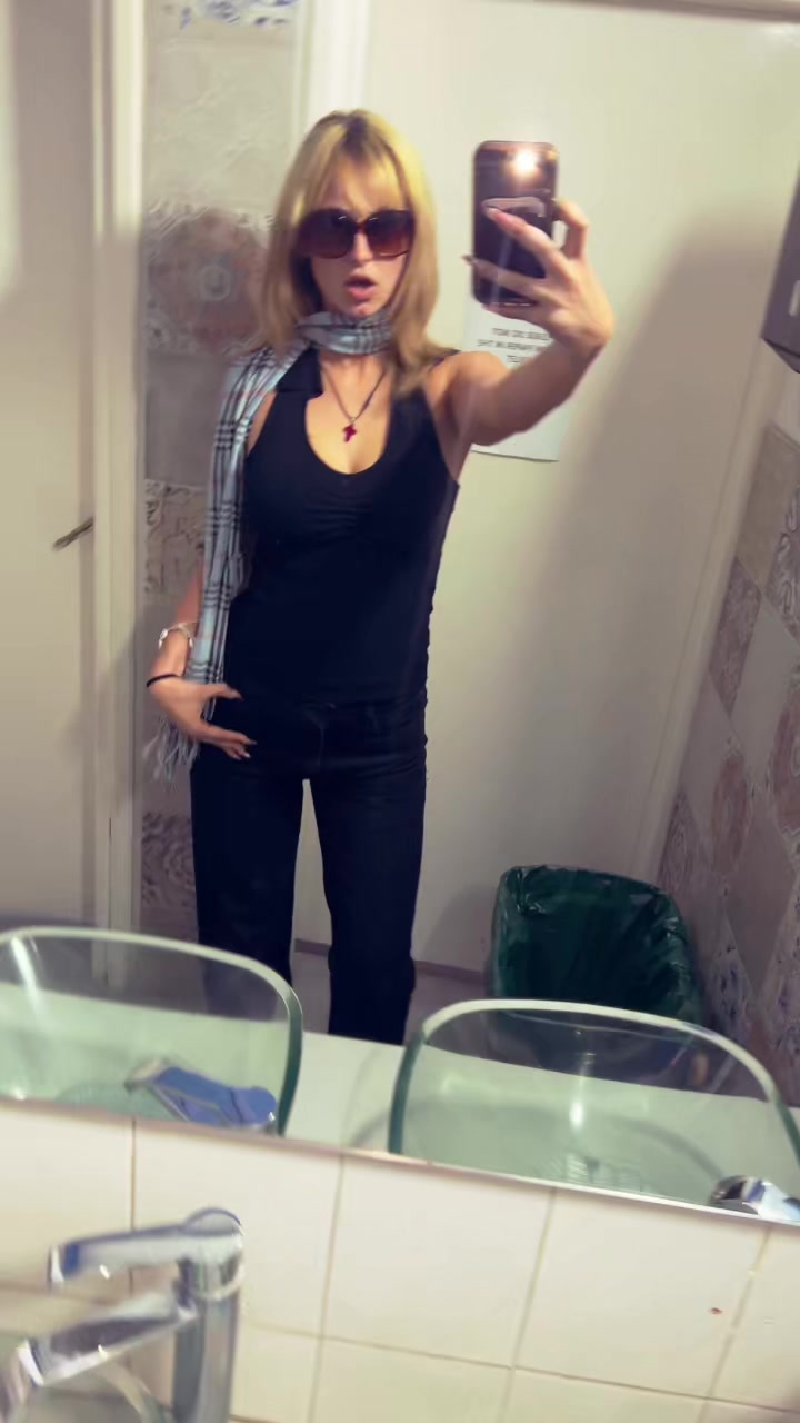 @Haniabania