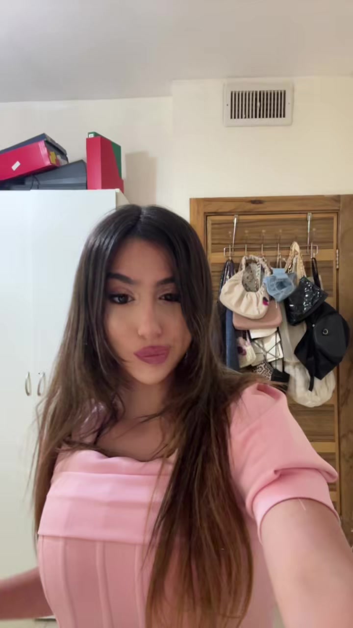@אסתר מנחם