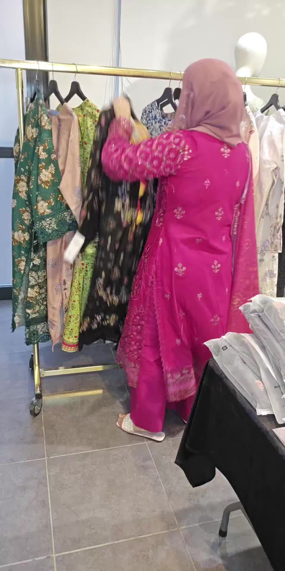@Aizahs Collection