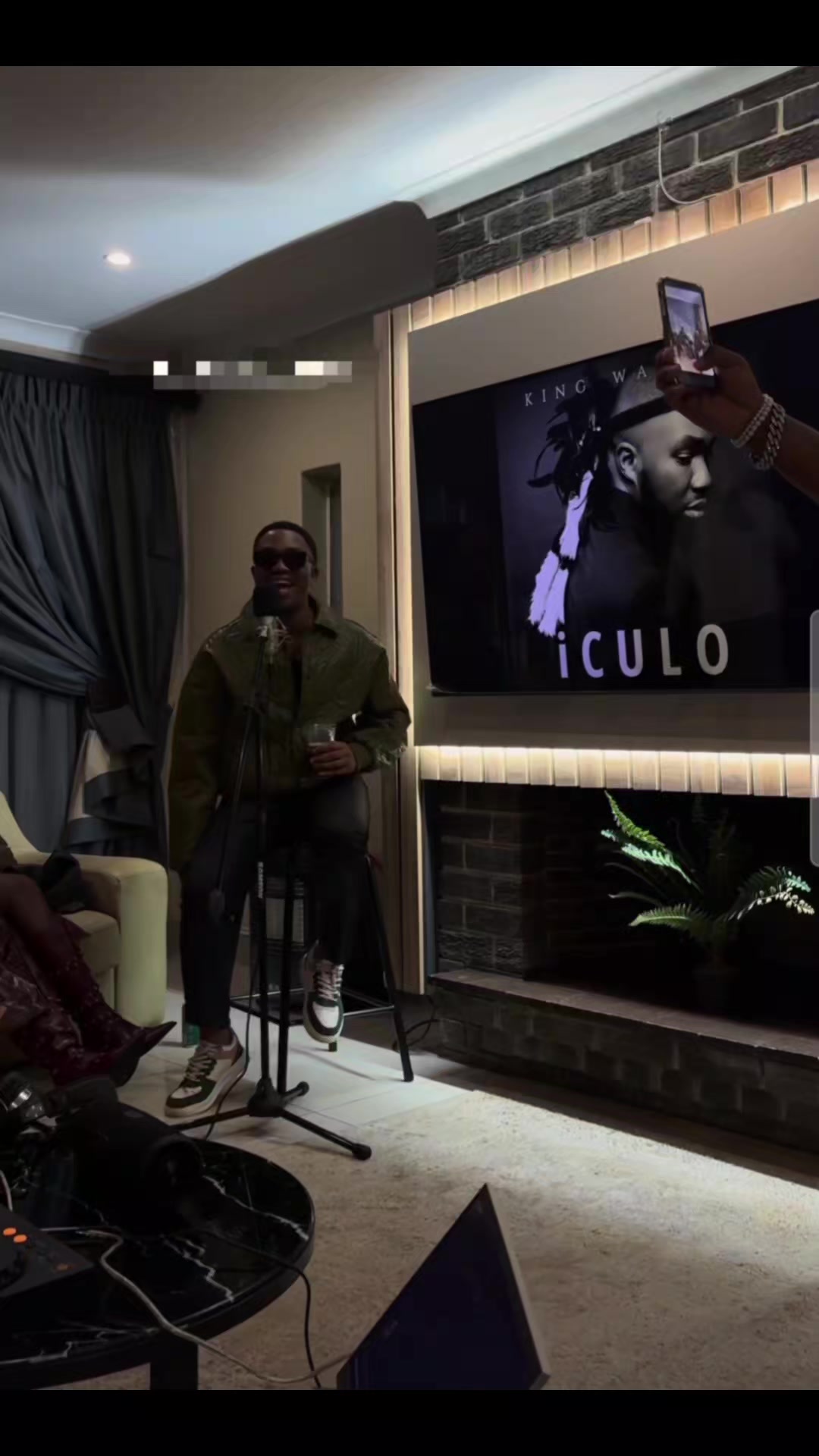 @THE TRENDING LIBRARY ⏏️📈📖