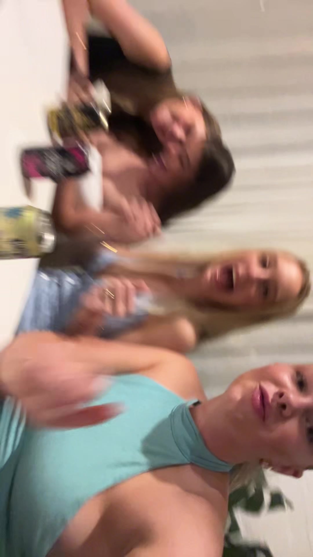 @ladeeznutz