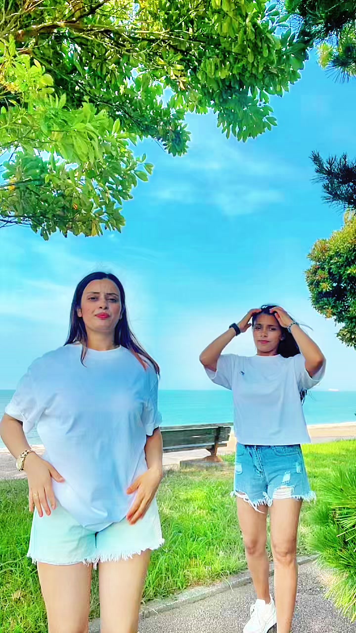 @Manishathapa🦚🦚🌹🌷