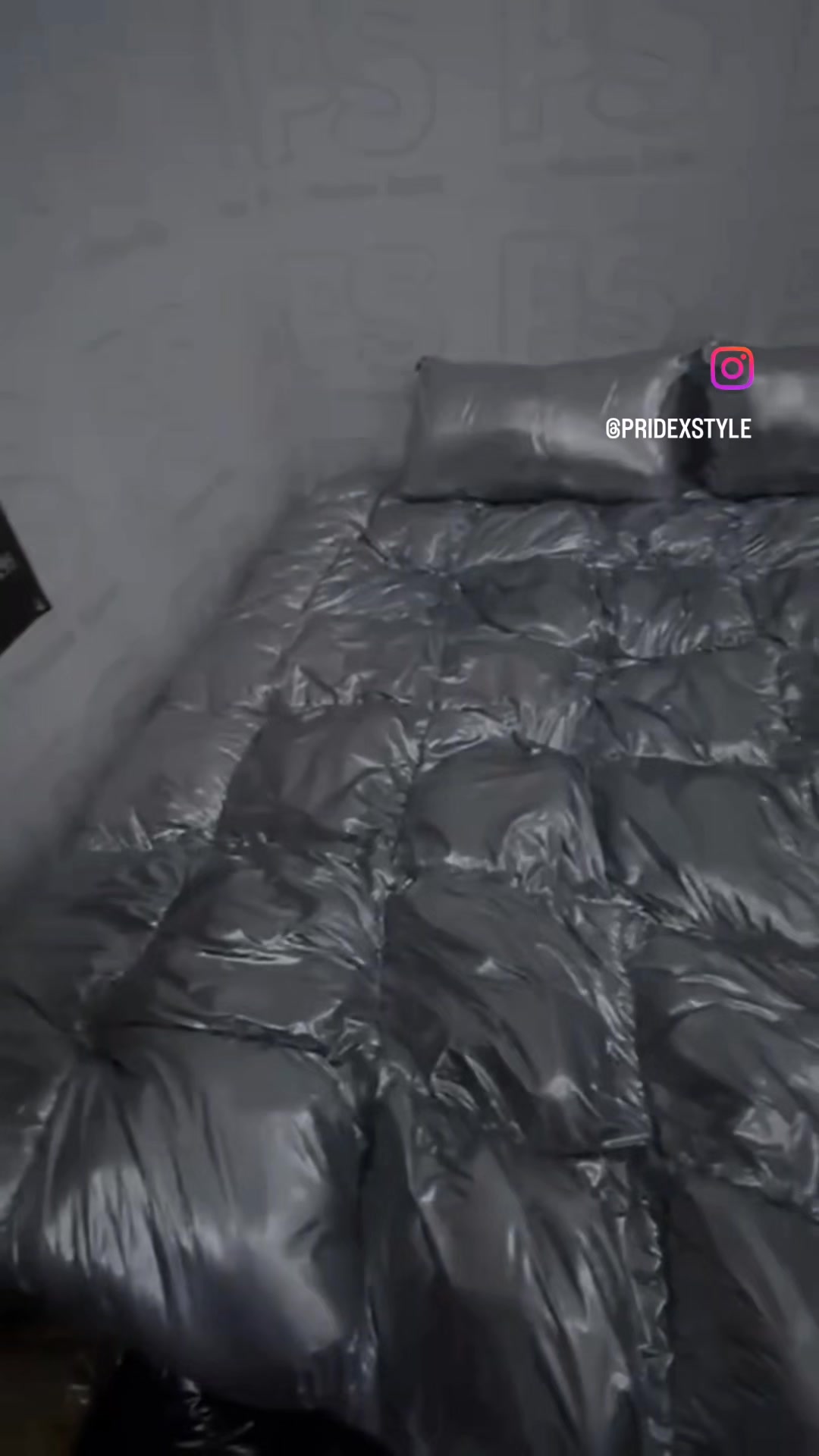 @shiny.nylon lovers