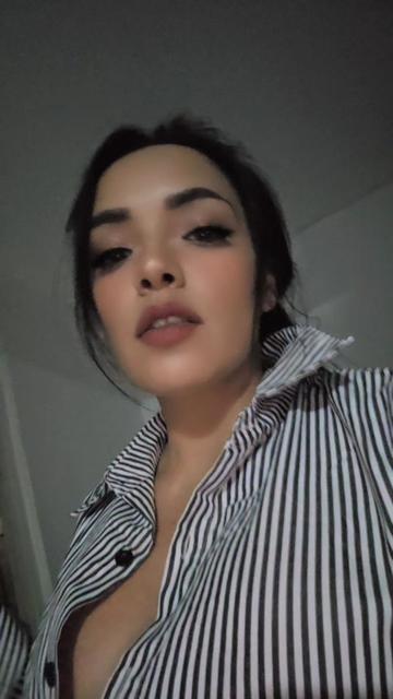 @Anniesexteenoficial