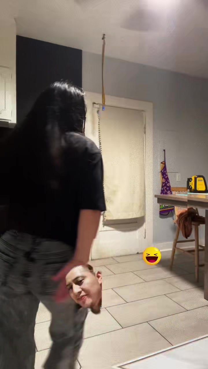 @la ni&ntilde;a de tus hojos 👧