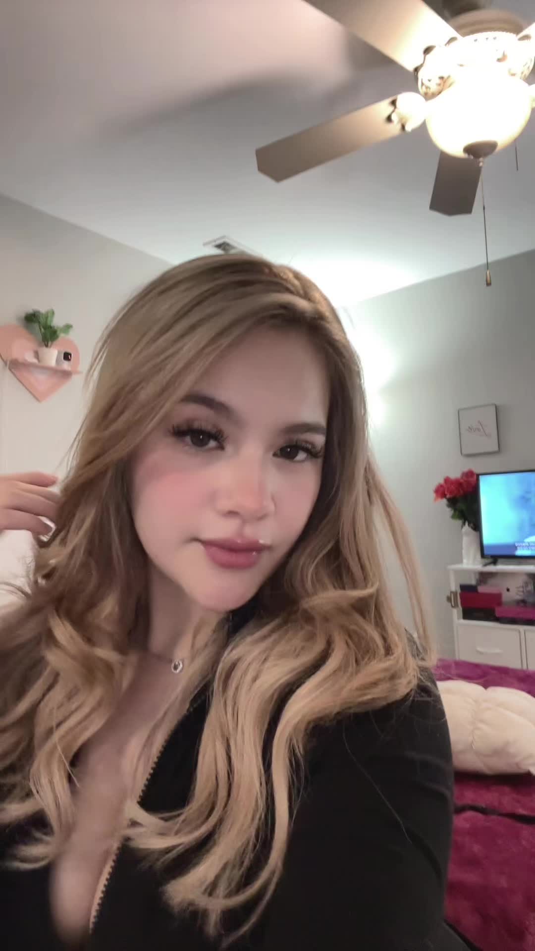 @dianareyesambriz