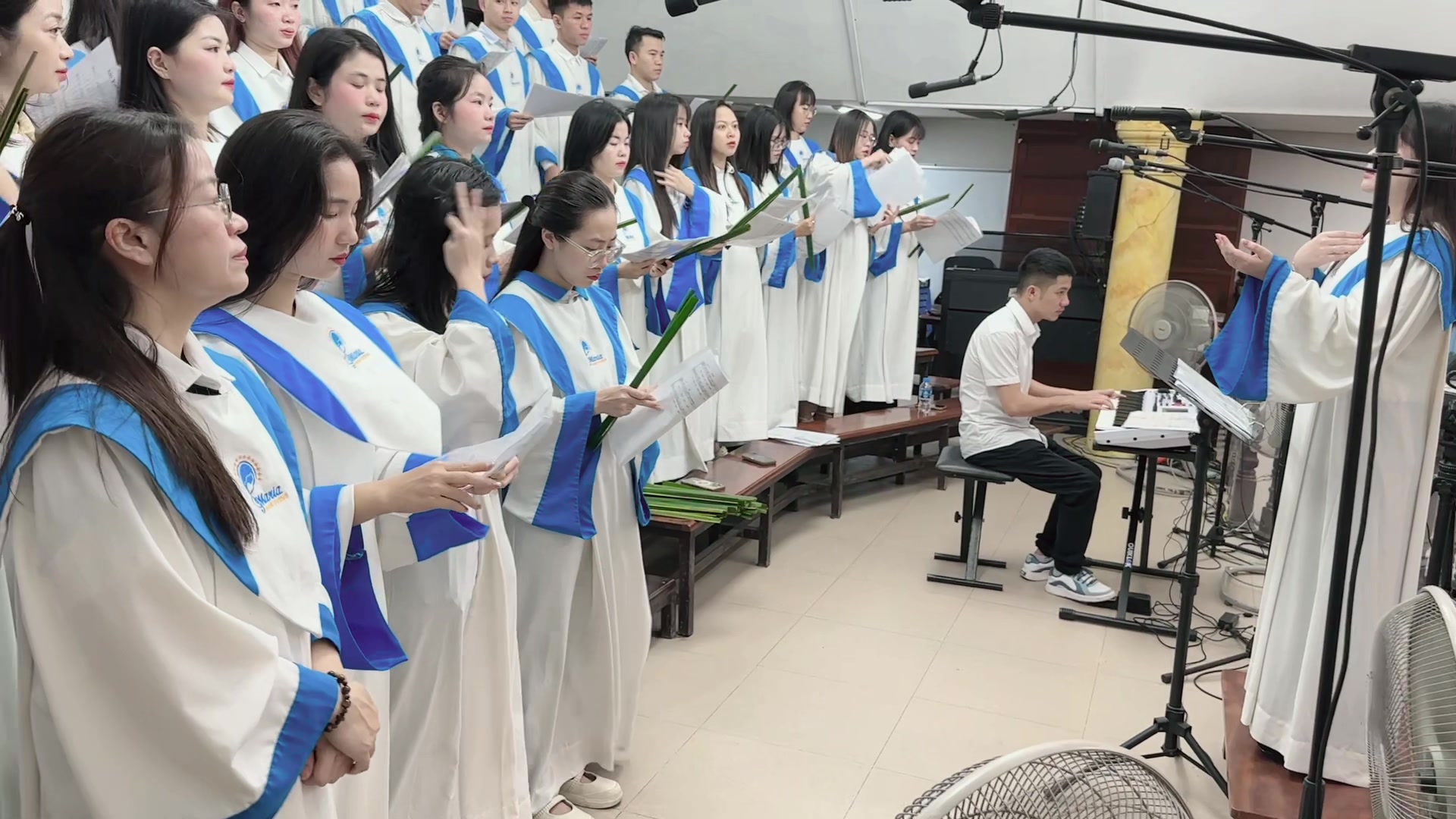 @Ca Đoàn Maria Trinh Vương
