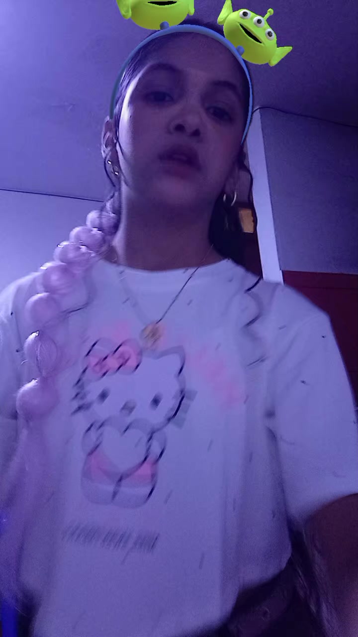 @la niña del pelo largo,