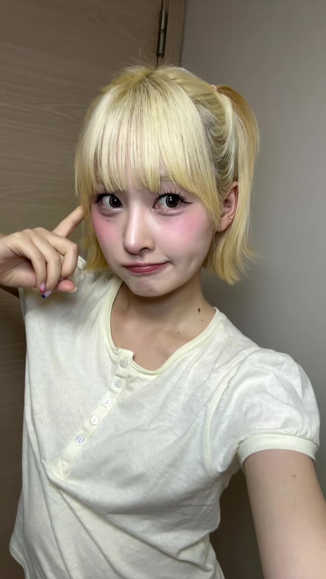 @queenzeye_official