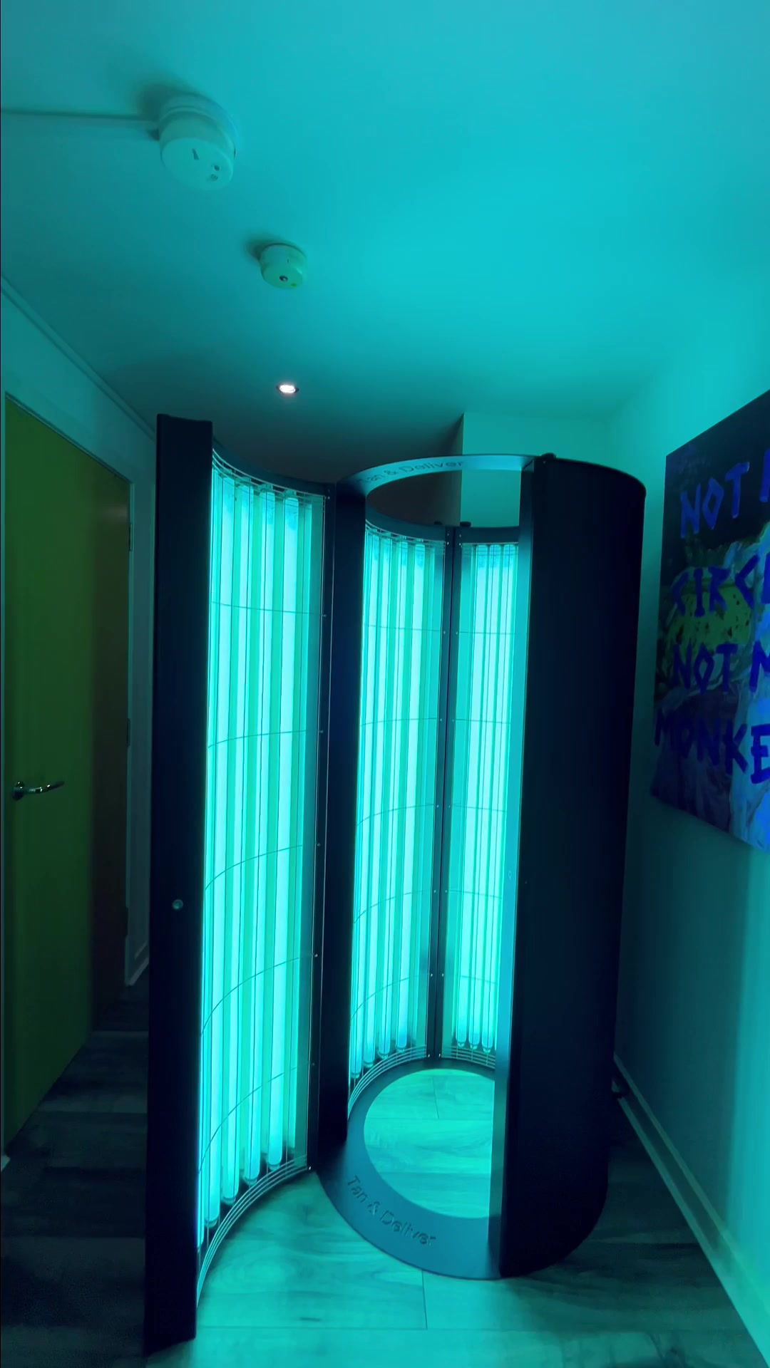 @Tan & Deliver Home Hire Sunbed