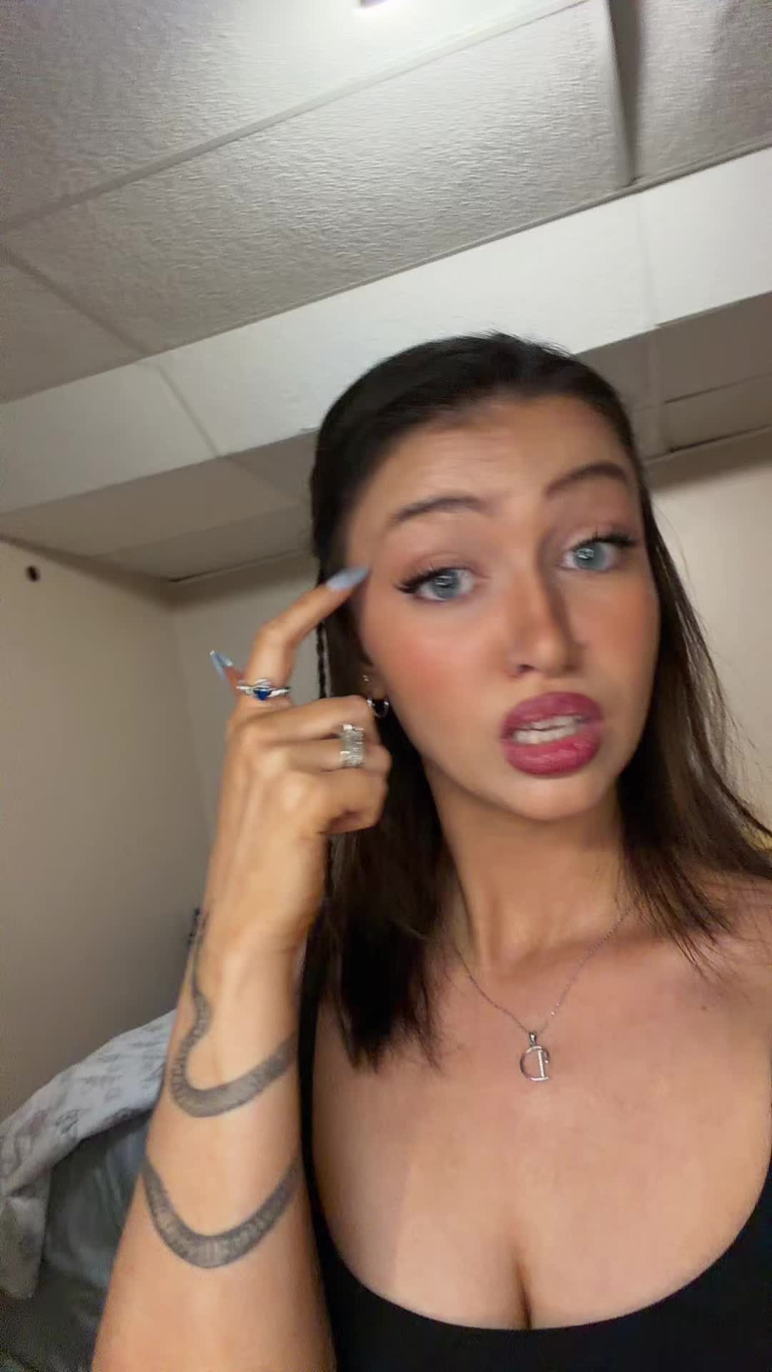 @Delaney 🌸🖤