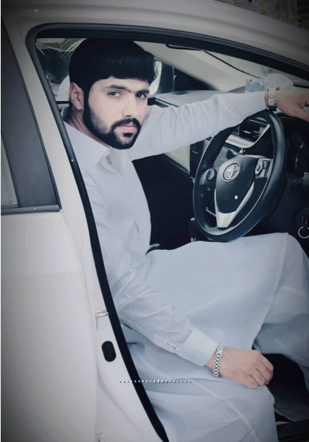 @Sharjeel Kalyar 🇵🇰🇬🇧