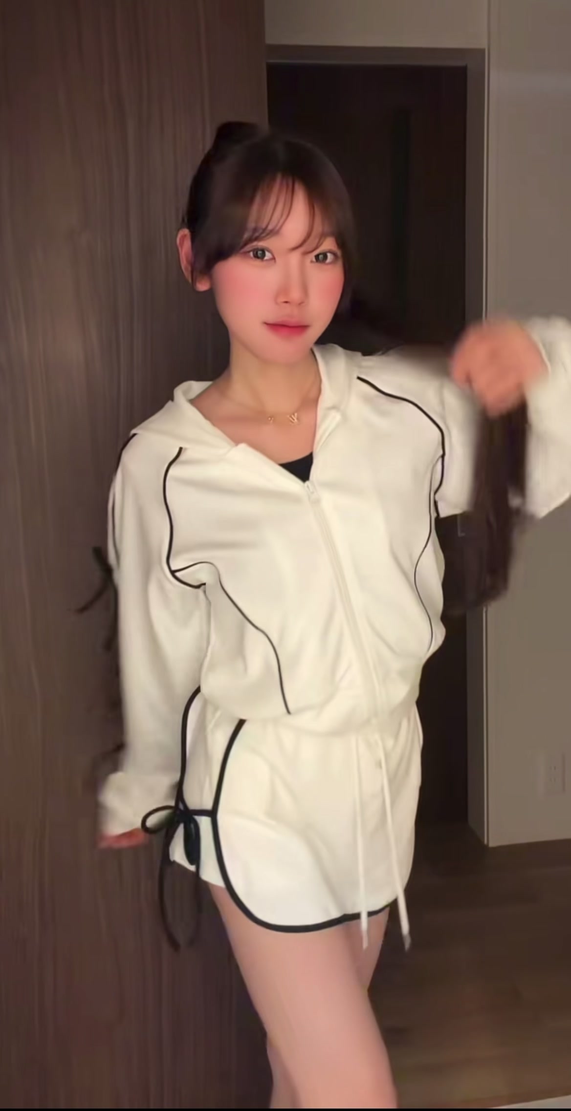 @・