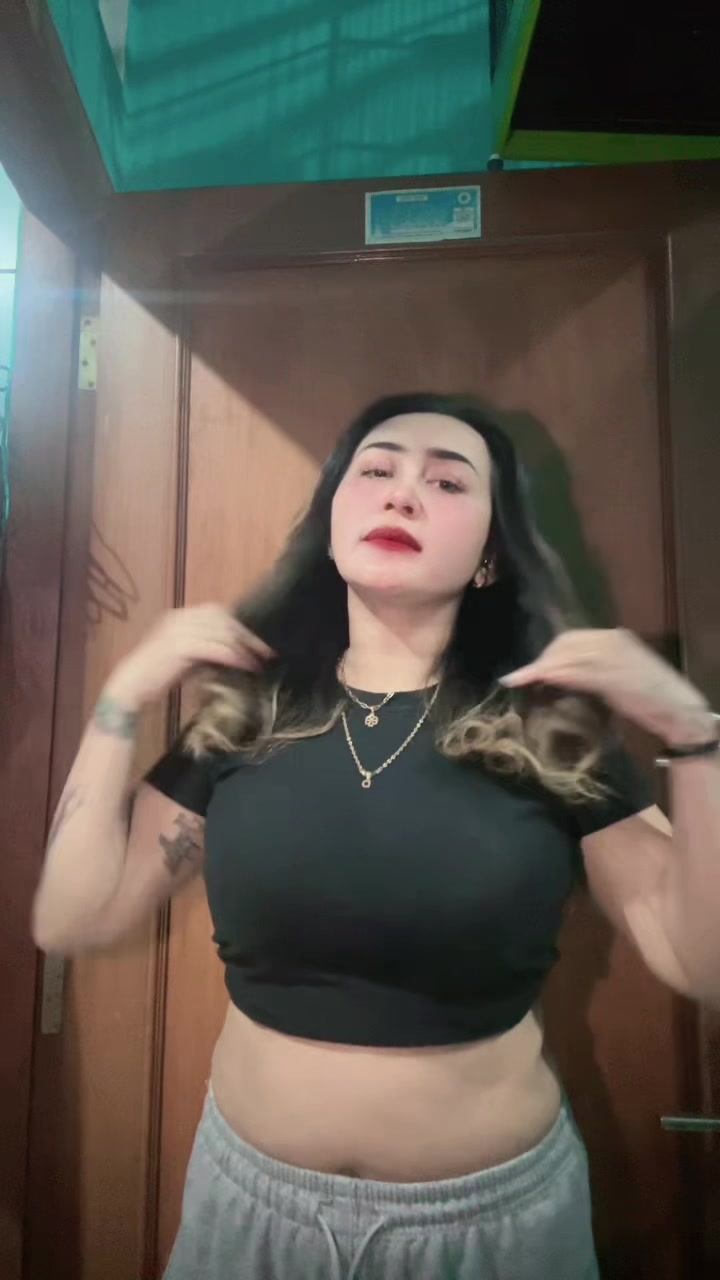 @DellaSantika22
