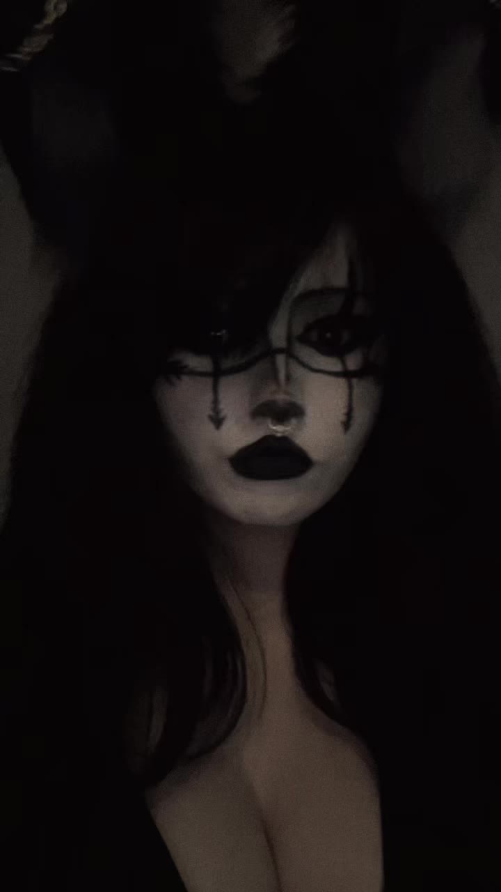 @🦇🖤🧿~ 𝒁𝒖𝒛𝒖 ~🧿🖤🦇