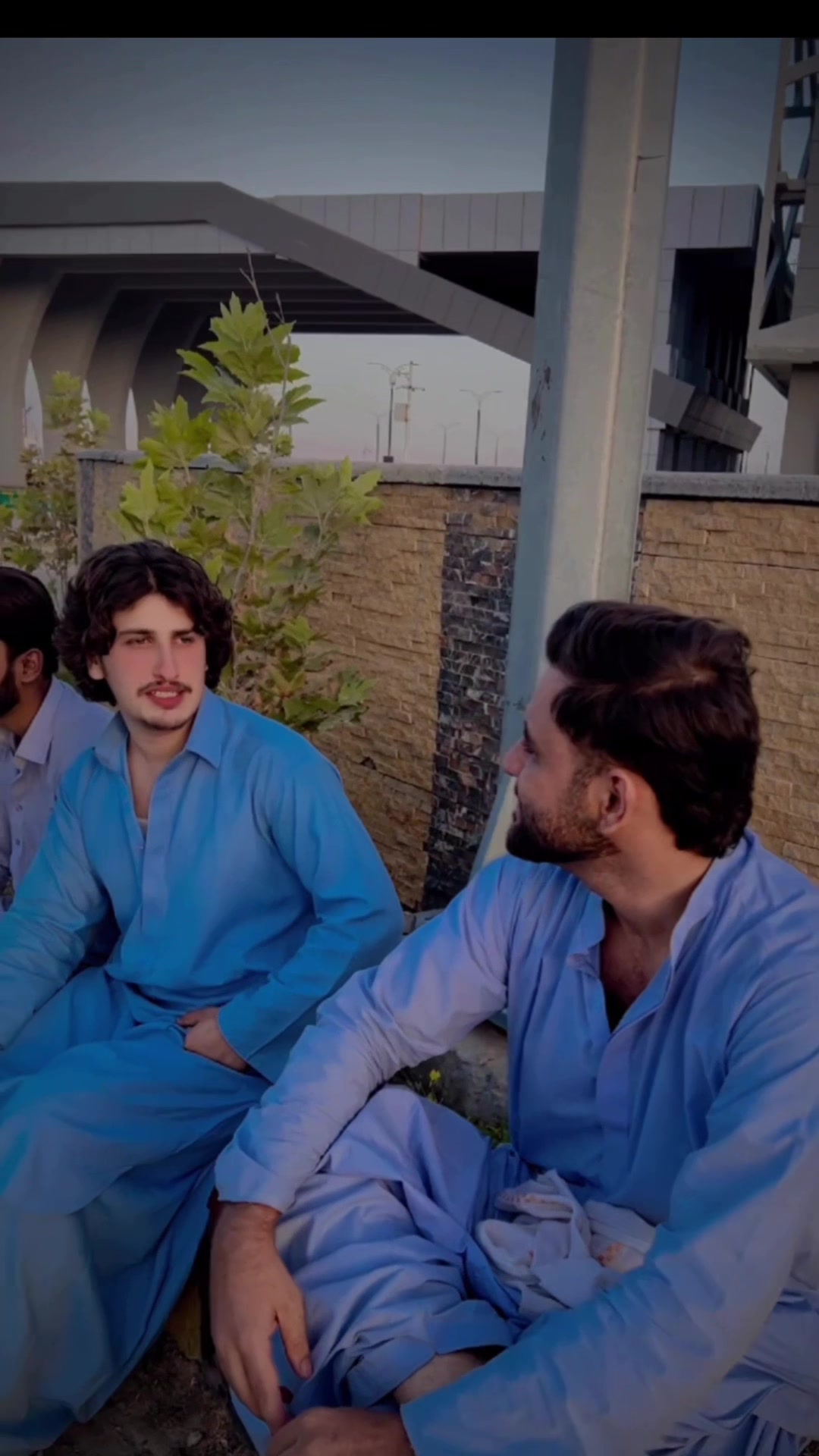 @👑احمد ضیاء وزیری🥀