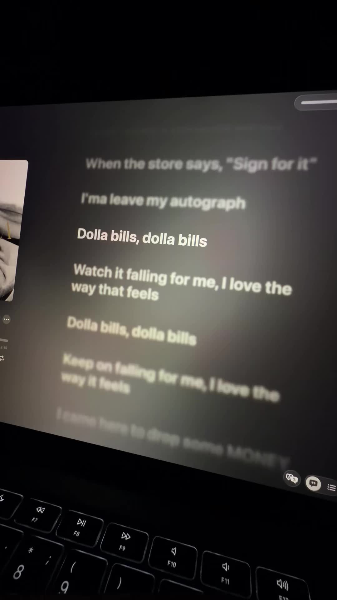 @𝙻𝚈𝚁𝙸𝙲𝚂