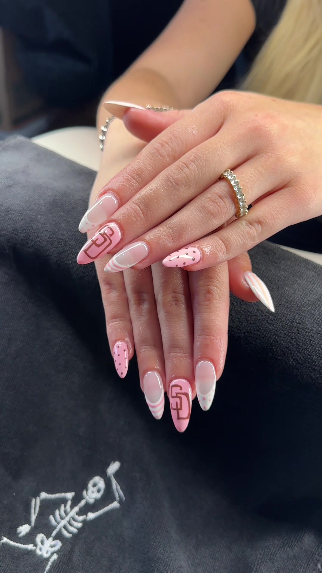 @softbutsharpnails