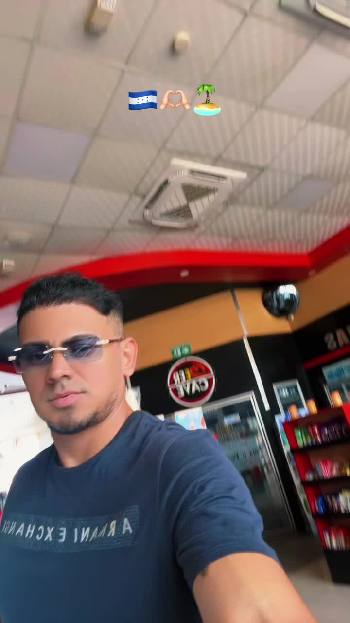 @Nekomejia