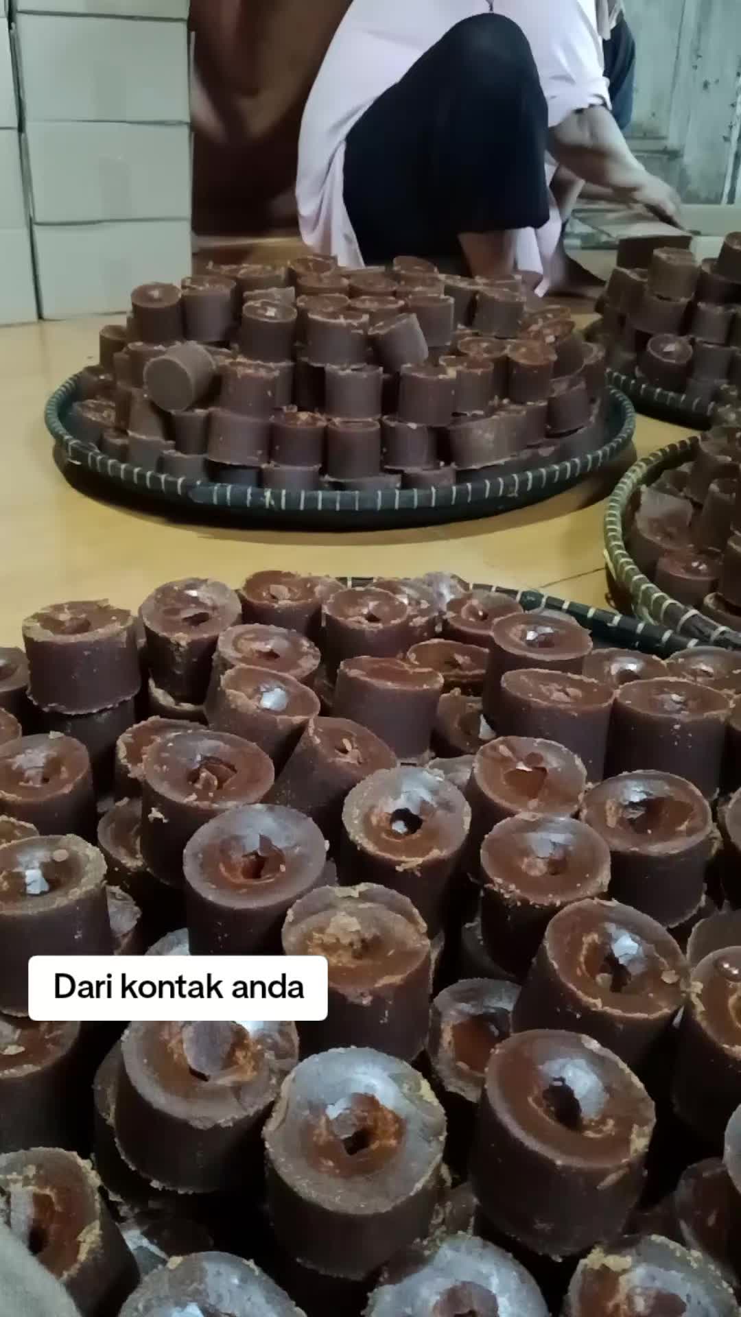 @Dari kontak anda