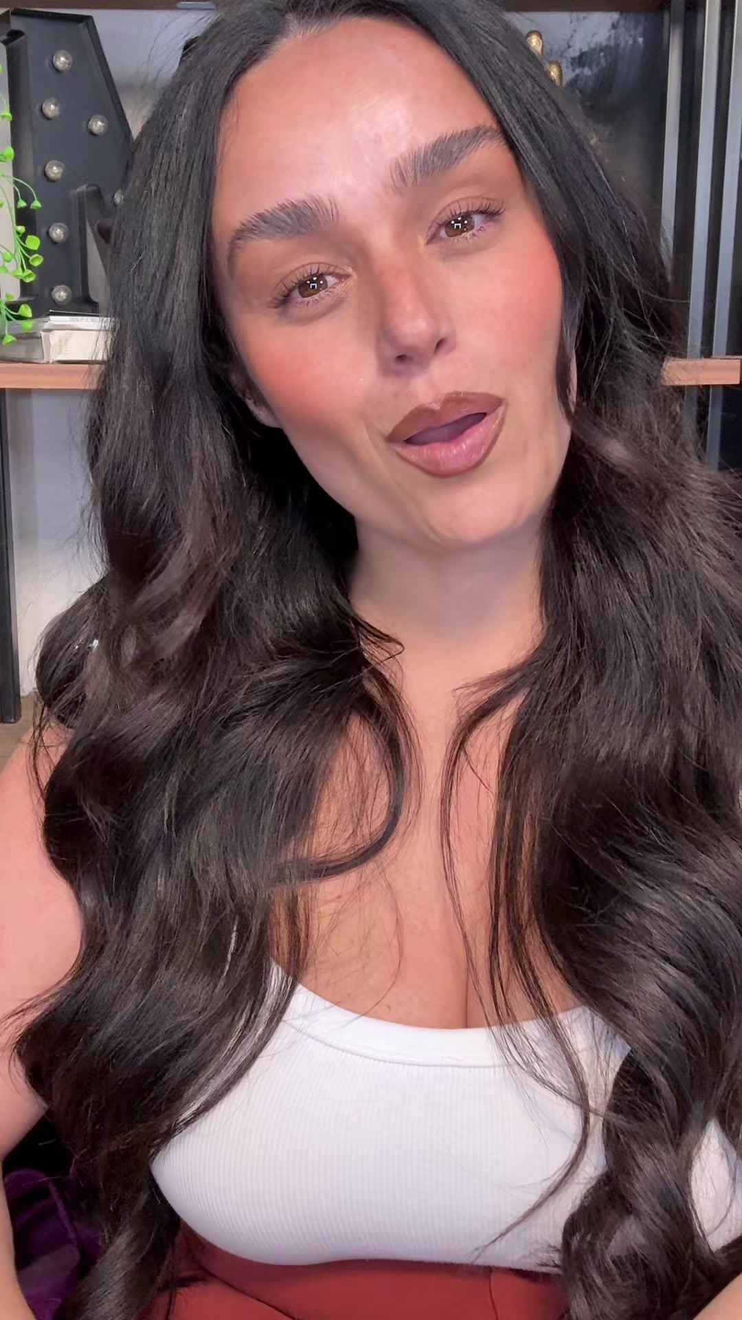 @monicamakaco
