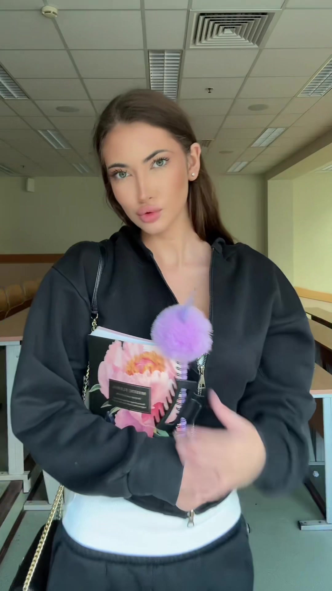 @Ellina
