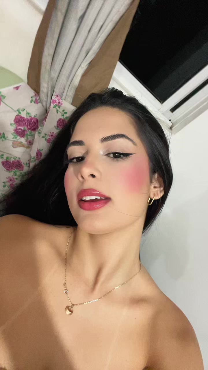 @Adriana alves