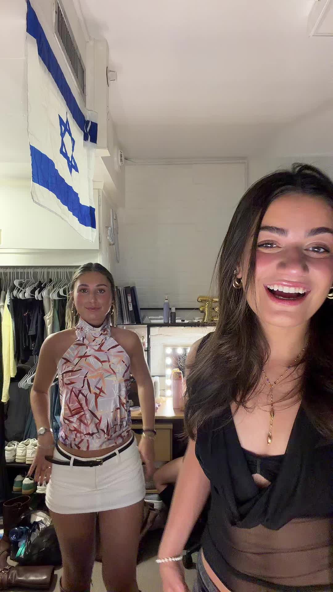 @hi