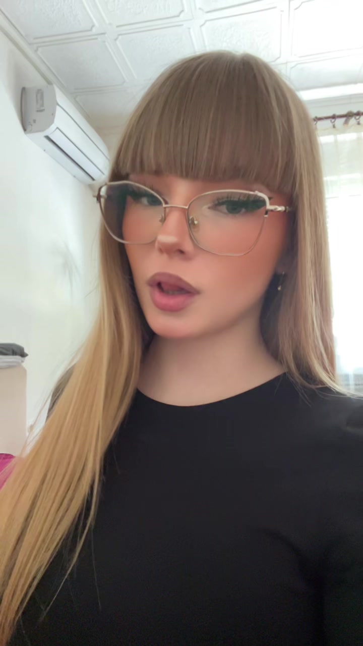 @comi
