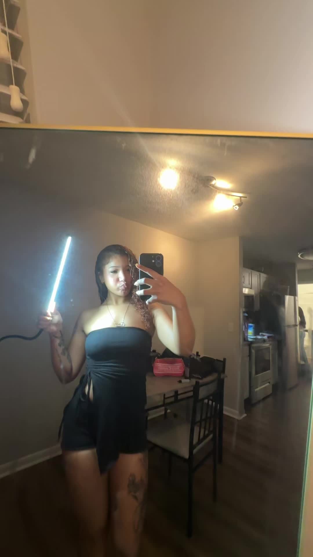 @Ava