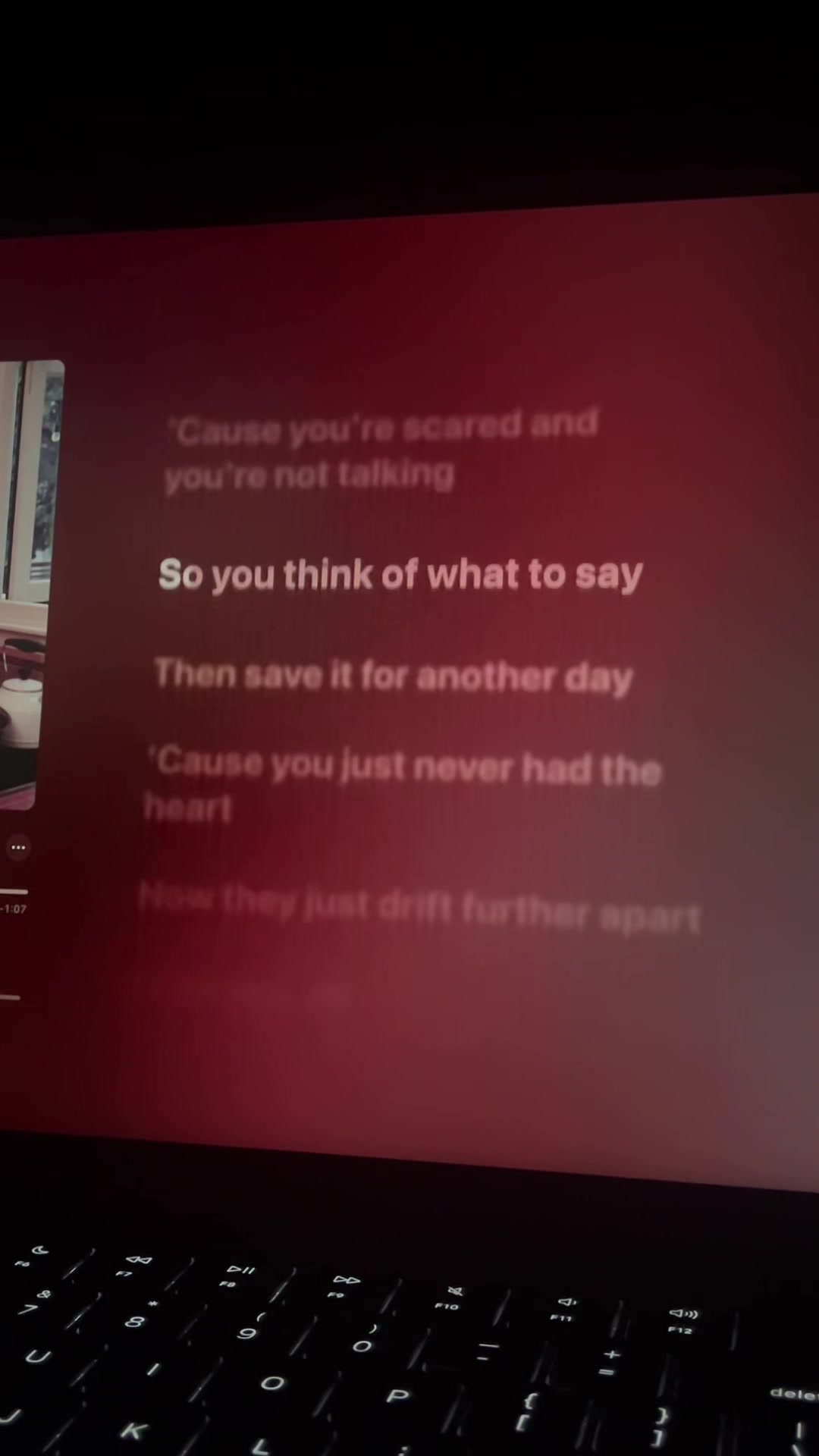 @🎧