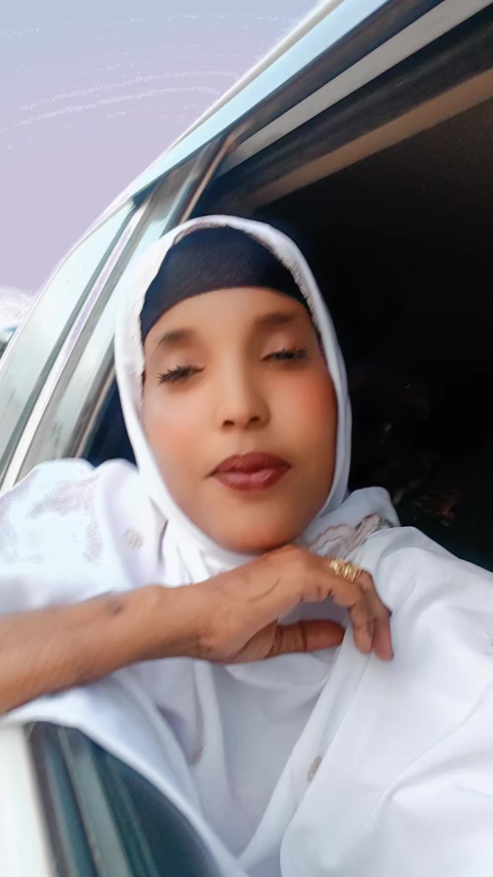@Ayeeyo Xaliimo
