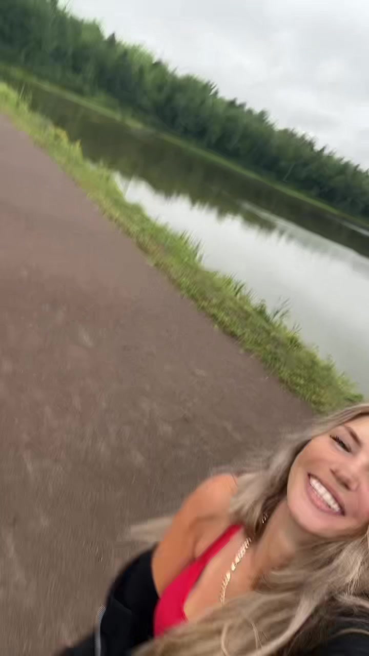 @cryssleb_