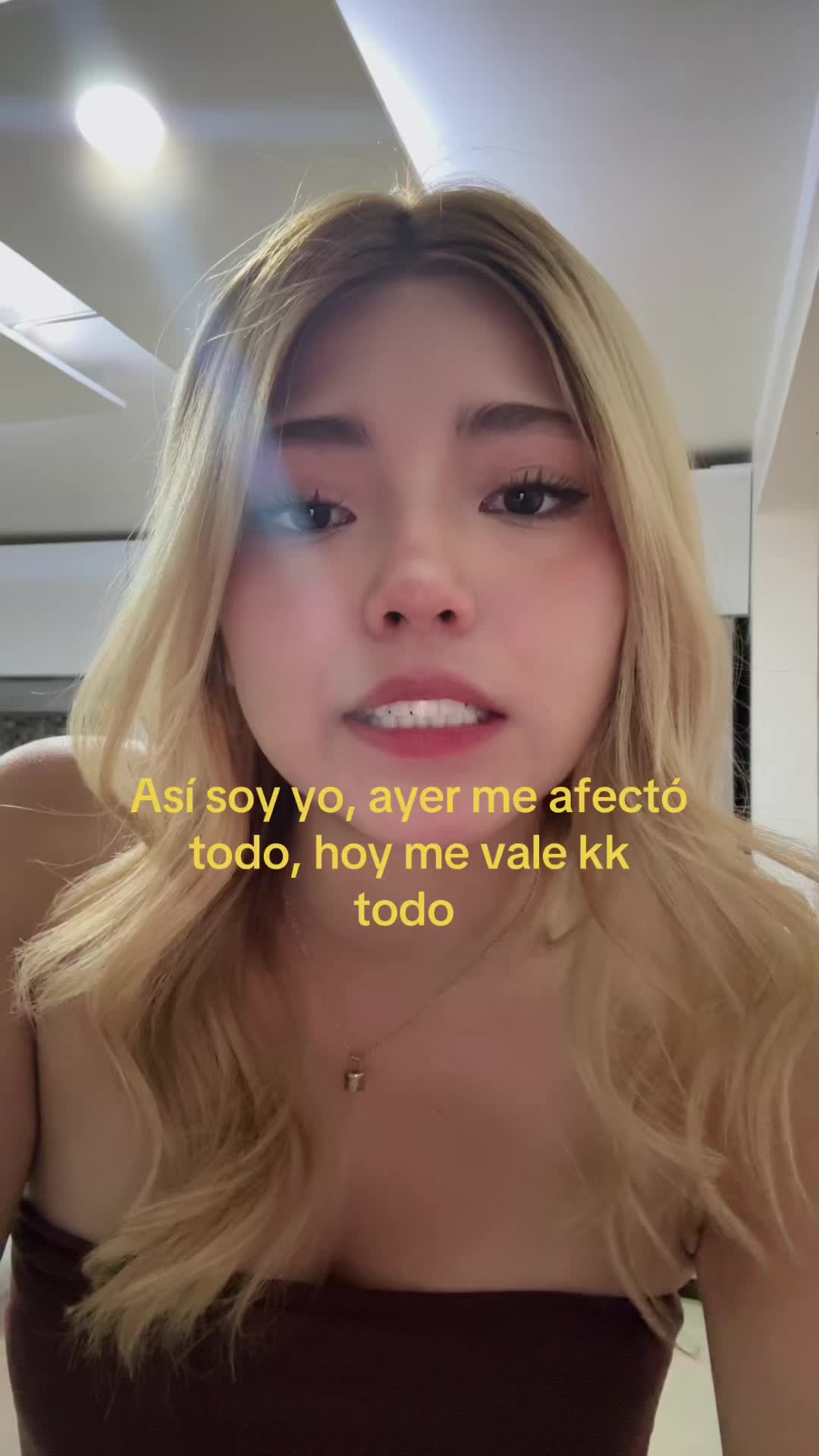 @𝐓